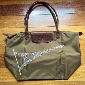Longchamp Le Pliage Eiffel Tower. RARE! Was limited edition only sold in Paris